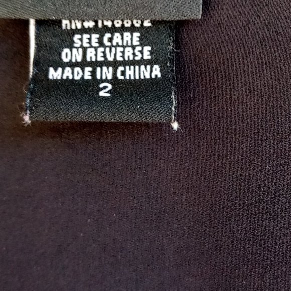 Torrid Harper Black Woman's Light roll tab 3/4 sleeve career blouse Size 2 - Picture 5 of 5